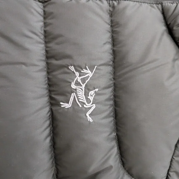 Arc'teryx Men's Black Puffer Jacket - Picture 2 of 8